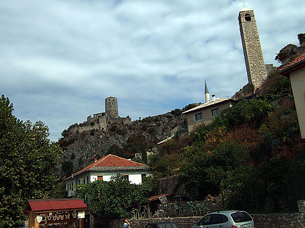 Hrad u silnice ped Mostarem