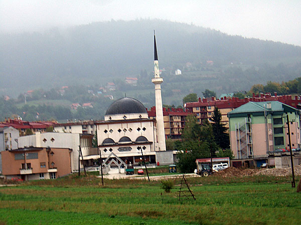 Mešita na předměstí Sarajeva