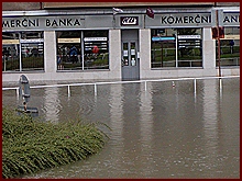 Komerční banka pod vodou